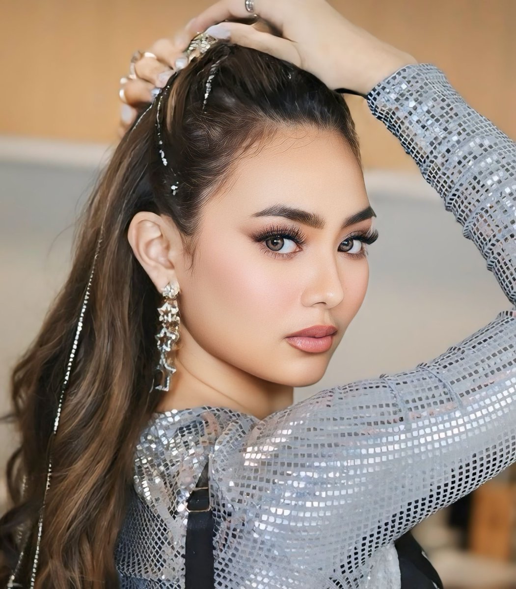 wtfaytjm's tweet image. eto at ganitong klaseng babae ang mukhang barbie talaga. from mindset to looks to personality, super ganda talaga! 🫵🏻🤭🤍
grabe talaga ang proportion ng mukha mo jasmine helen, ang perfect langgg 💯💅🏻🤍 @jasscalesofc