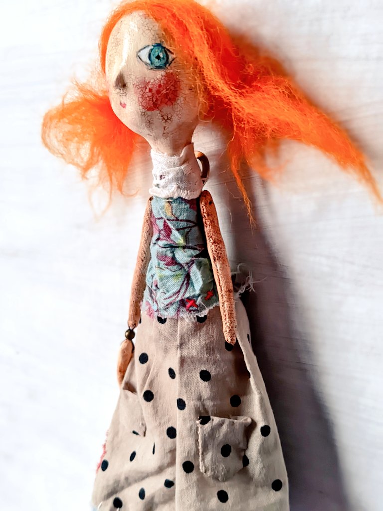 Mixed media art doll inspired by folk art currently available on my website.

littlebirdofparadise.bigcartel.com/product/the-bl…

#sundayvibes #mhhsbd #CraftBizParty