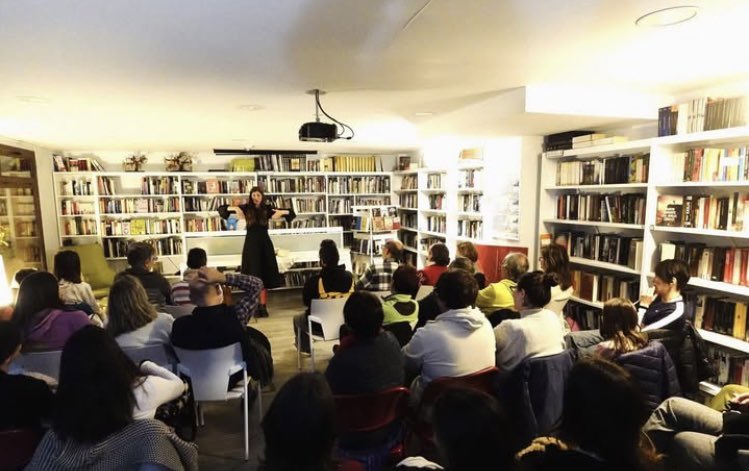 ✨FLIP FLAP. Festival onomatopéyico, literario y curioso en el #mediorural✨

Ayer el festival se lleno de lobos, música, complicidad, risas,besos, palabras… gracias al gran trabajo y profesionalidad de Ana Titiricuento ♡

#UnpuntocuriosoAragón <a href="/HGSoraya/">Soraya hg</a> #animaciónlectorarural