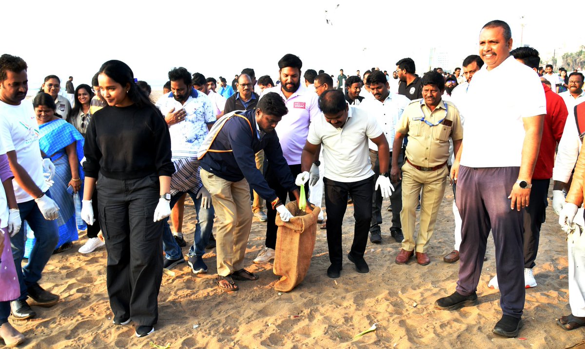 GVMC_VISAKHA's tweet photo. Making Vizag Plastic-Free: A Collaborative Initiative  

The movement to ban single-use plastics in Visakhapatnam has gained remarkable momentum, thanks to the inspiring support of social media influencers. The campaign highlights include a 100-foot-long cloth banner reading "Let's Make Plastic-Free Vizag," a stunning sand art installation titled "Plastic-Free Vizag," and the introduction of crunchy tea cups as eco-friendly alternatives.  

During a special event at RK Beach, GVMC Commissioner Dr. P. Sampath Kumar IAS expressed his appreciation for the social responsibility shown by social media influencers, calling their contributions commendable and inspirational. The program was graced by actress Kumari Pavani of Pushpa-2 fame, GVMC officials, and members of the Vizag Insta Community and Millennium Software Solutions.  

As part of the campaign, participants engaged in a walkathon from the iconic cloth banner to the sand art installation, symbolizing their collective commitment to a plastic-free city. Volunteers also cleaned the beach and raised awareness about the harmful effects of single-use plastics.  

The event showcased innovative alternatives like crunchy biscuit tea cups, which serve as a sustainable replacement for plastic-coated paper cups. Commissioner Dr. Sampath Kumar emphasized the need for continued public cooperation to eliminate single-use plastics, stating that the GVMC is committed to creating a cleaner, greener Visakhapatnam.  

With active participation from influencers, organizations, and citizens, Visakhapatnam is setting an example for the nation in environmental consciousness and sustainability. Together, let’s make our city plastic-free and environmentally friendly! 

#EcoVizag #PlasticFreeVizag #SayNoToPlastic #SustainableLiving #Pavani #Pushpa2  #GreenInitiatives #CleanVizag #BeachCleanUp #GVMC #TogetherForThePlanet #SwachhSurvekshan2024 #SwachhSurvekshan2024Visakhapatnam 

@AndhraPradeshCM 
@sampathpommala 
@PavaniKaranam1 
@SwachhBharatGov 
@SwachhaAndhra 
@SwachSurvekshan 
@swachhbharat 
@MoHUA_India 
@MoHFW_INDIA 
@AmritMahotsav 
@CDMA_Municipal 
@pibvijayawada