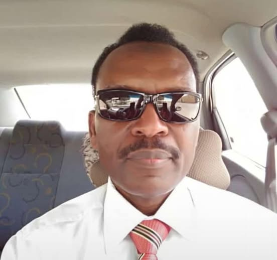 MIBALI's tweet photo. انا لله و انا اليه راجعون ، الصديق آدم بوش في ذمة الله أسأل الله له الرحمة و المغفرة و الرضوان و عالي الجنان 
ظل معتقلا في سجون المليشيا و لمدة تسعة اشهر و افرج عنه في يونيو الماضي و قد هده المرض و اعتلت صحته جدا و اليوم اسلم الامانة الى خالقها 

https://t.co/ljABzGBHV1 https://t.co/oU22uUYlMZ