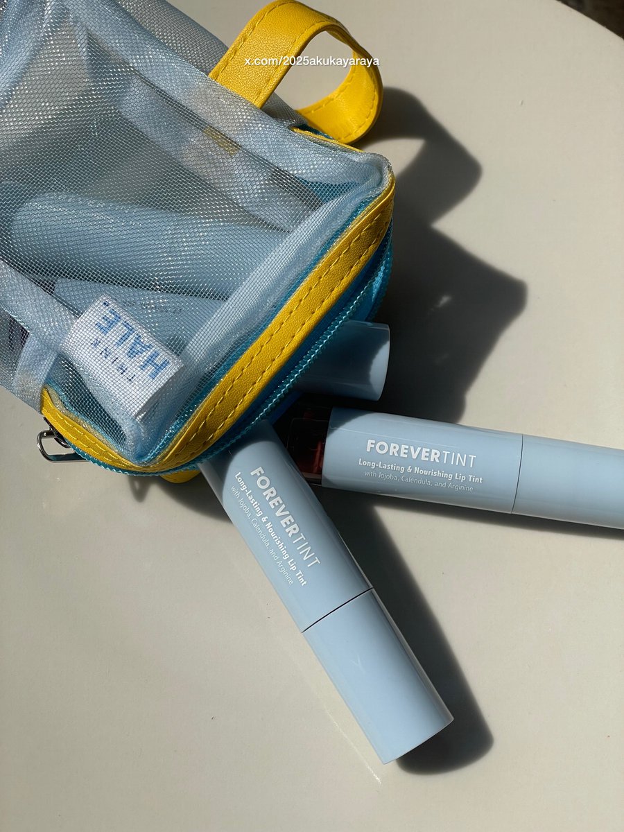 2026akukayaraya's tweet photo. Produk Hale pertama yang aku punya🩵

Aku kira dia cuma jual skincare aja, tapi ternyata dia ngeluarin liptint yang packagingnya biru biru seger super cantik banget🥹🫰

Dia bikin aku jatuh cinta dr pertama apply, aku spill direply ya.. https://t.co/kaH5l8ccNz