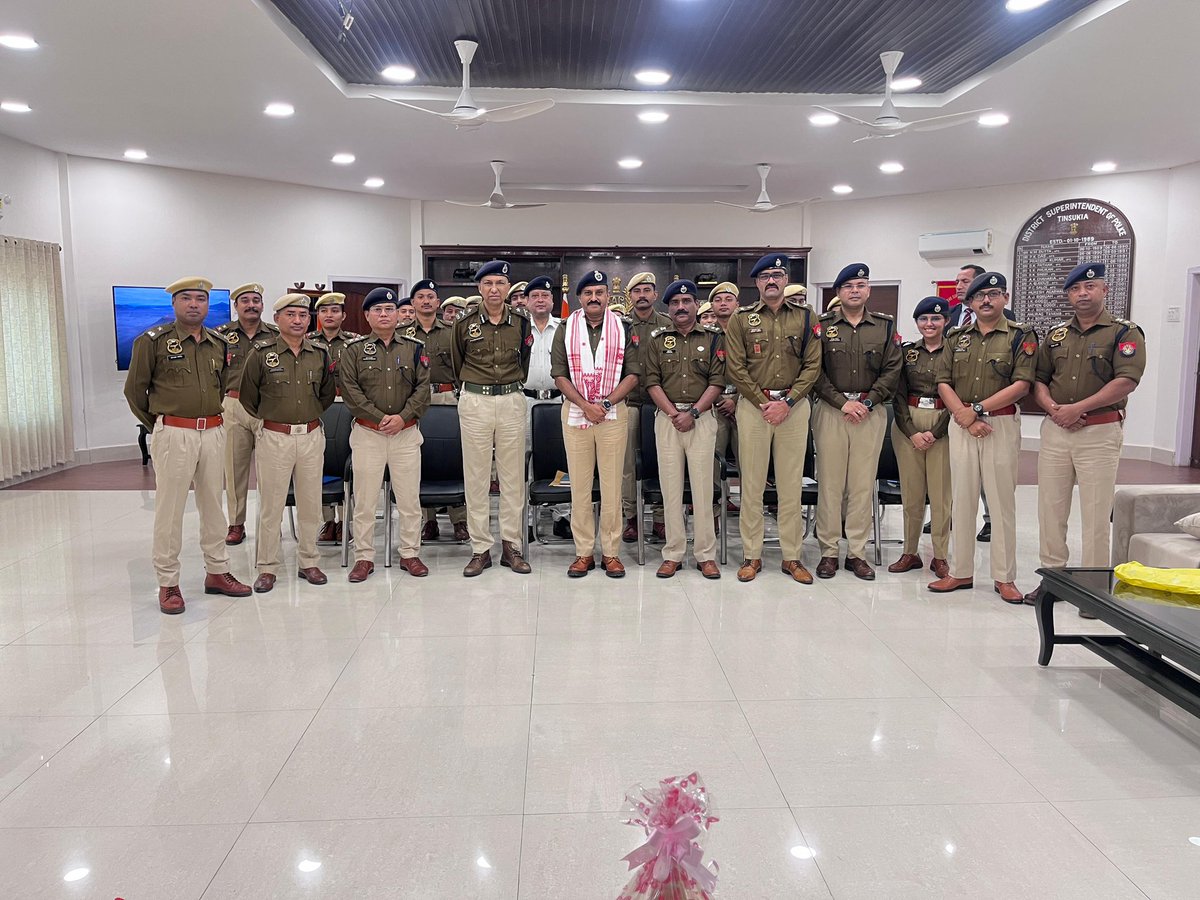 gpsinghips's tweet photo. A routine review visit to Upper Assam turning into farewell visit. At Tinsukia SP Office this morning. 😊 https://t.co/Oys79M8bnj