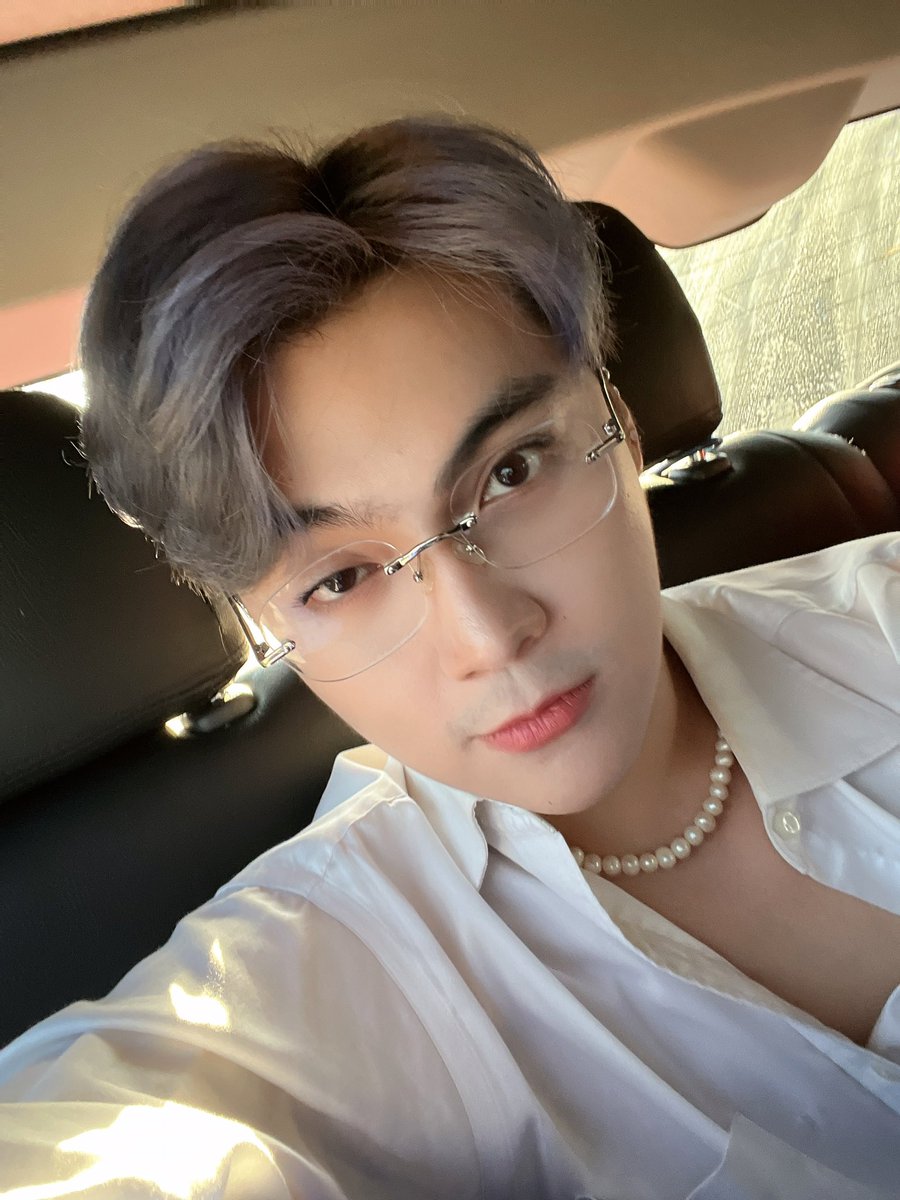 ain't gotta do a lot of flexin'