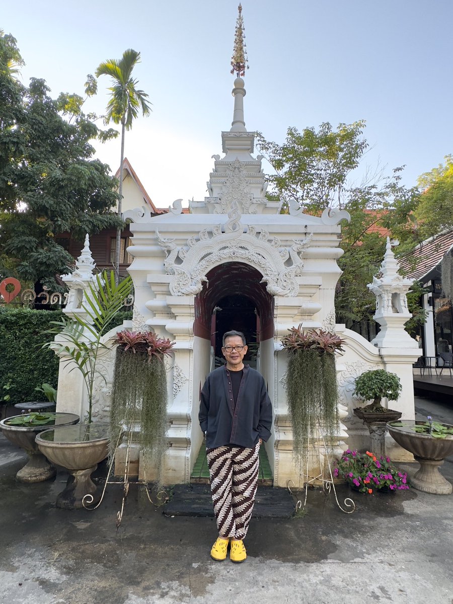 tipamart's tweet photo. Beautiful Lanna Style Temples in downtown Chiangmai, Thailand 🇹🇭 ชมวัดสวยร่ำรวยศิลปะล้านนา กลางเมืองเชียงใหม่ #unseenthailand #amazingthailand #travelover #myjourney #ThaiTeawThai #VisitChiangMai #traveler https://t.co/yZt0swFzLQ