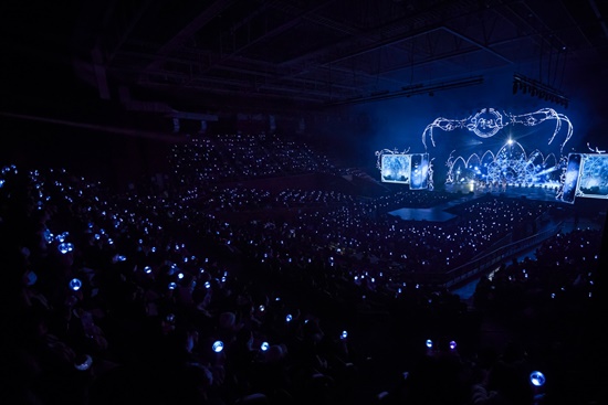 [NEWS] 250119 - Press/media at Day 3 of GFRIEND 10th Anniversary Concert + press release photos

GFRIEND: “This is the last day of our 10th anniversary concert in Seoul but it’s not the end. We’ve still got our Asia tour ahead. We’ll continue our overseas tour with the energy we