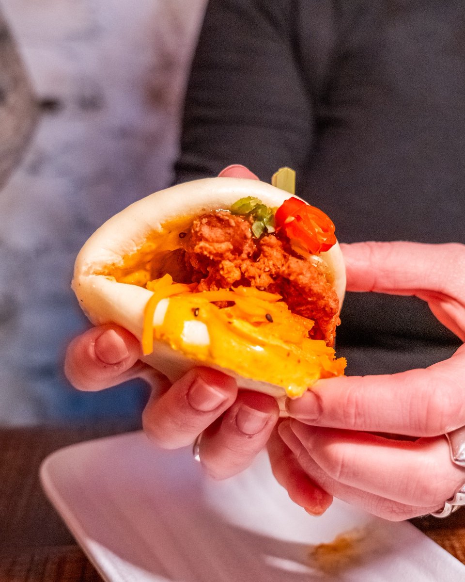 ⚠️Things might get messy ⚠️ 

The Tandoori Tender Bao is keeping us warm this January. Have you tried it yet? Crispy tandoori oyster mushrooms, spicy goodness, and mango chutney – it's everything.  🔥🤘