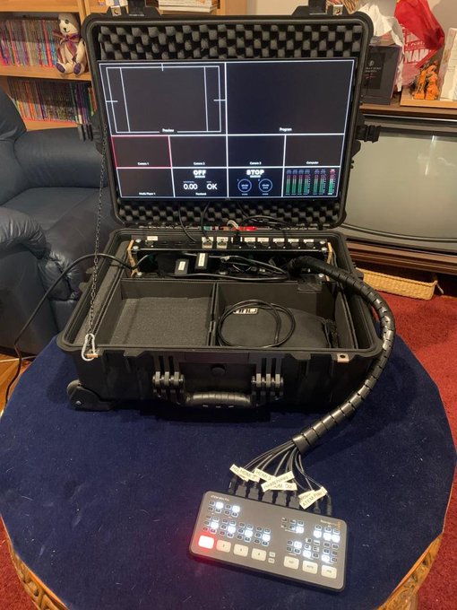 PabloEvans0's tweet image. ¡La tecnología está a un paso de un gran desastre!

Todo está cambiando rápidamente, y el miedo está en el aire.

Aquí tienes 12 inventos tecnológicos que NO creerás que son reales.