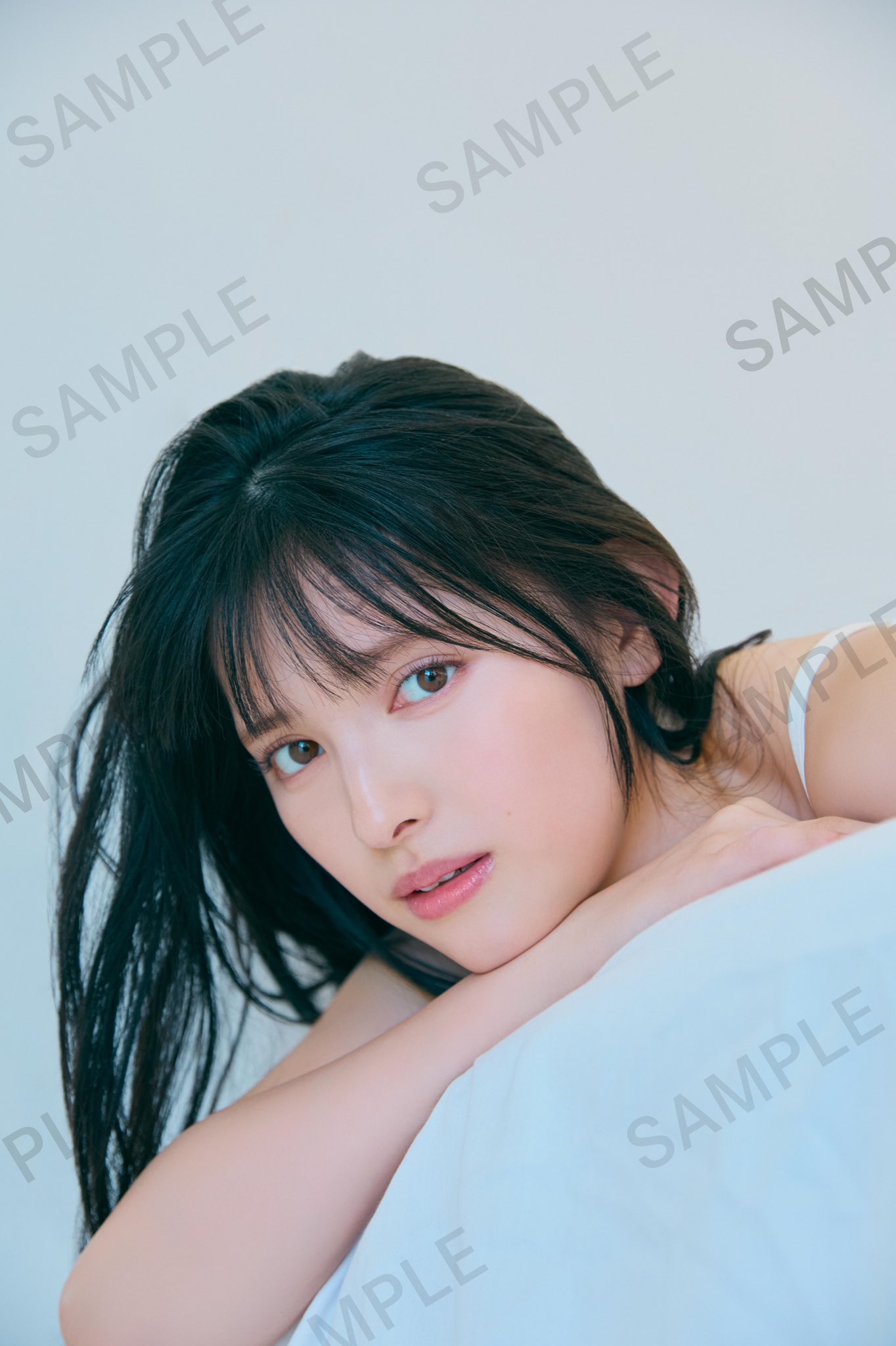 菅田愛貴 タペストリー 菅田愛貴の1st写真集「すのあき」イベント限定版の裏表紙。(c