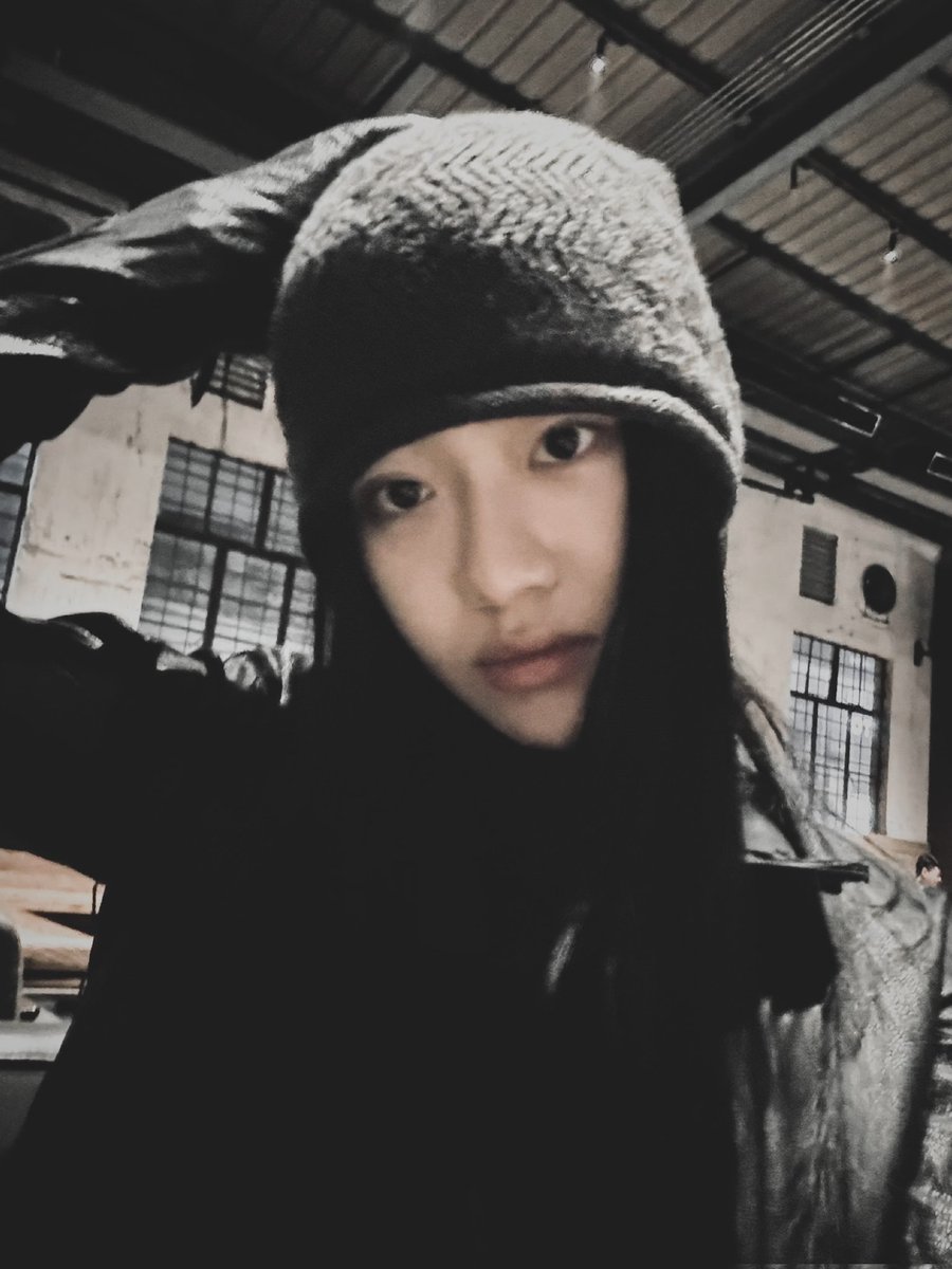 eHanzhi's tweet photo. 𝙍𝙚𝙘𝙚︤𝙣𝙩𝙡𝙮,    十二月就像一场梦，   我永远不想从温暖、   感激和安静的季节中醒来。 https://t.co/z5IrHig8dI
