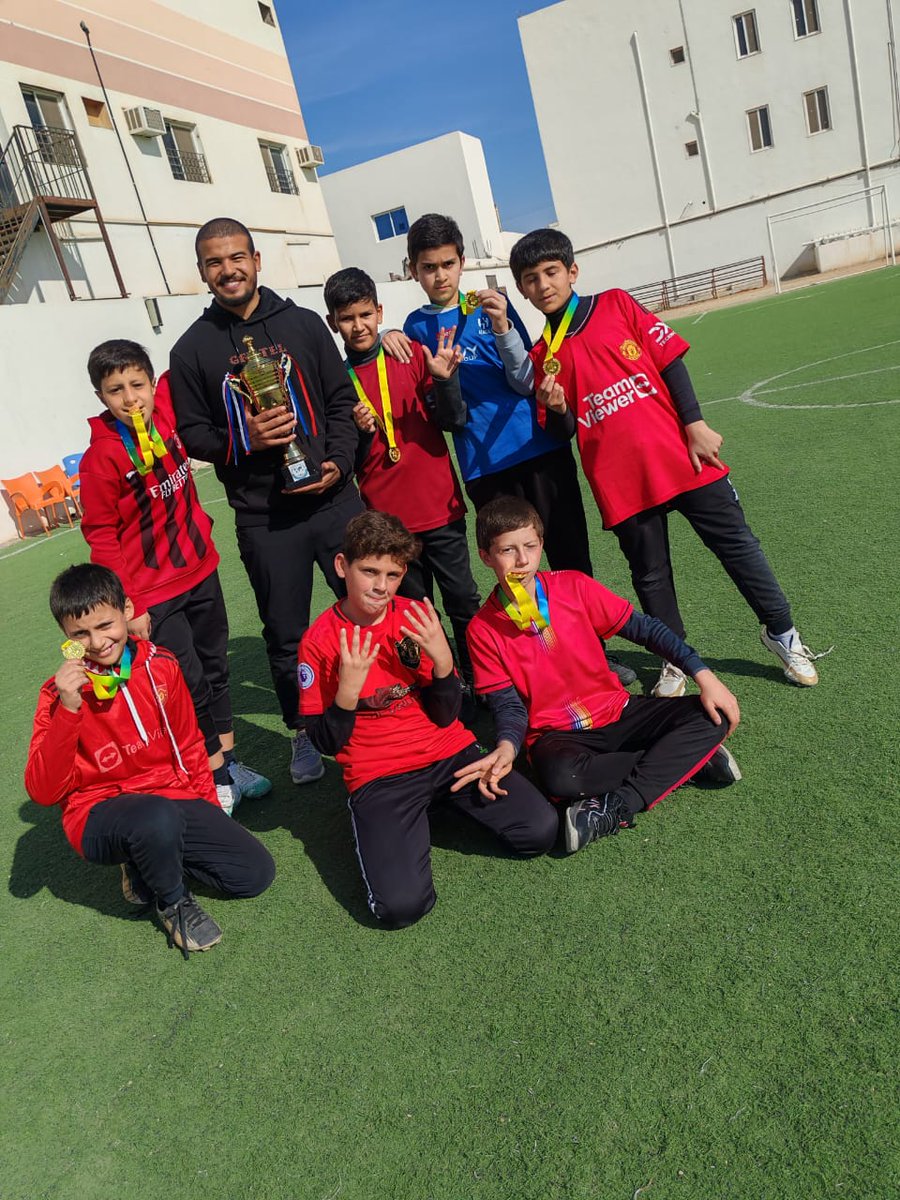 SnabelQ's tweet photo. 🎉 اليوم أُقيم نهائي دوري #سنابل_القريات لكرة القدم بين فريقي سادس (أ) ورابع (ب)تحت تنظيم النشاط الرياضي بالمدرسة المشرف أ. محمد ناصر سلام ، وانتهت المباراة بفوز فريق سادس (أ) بنتيجة 4-2 🏆.

ألف مبروك لفريق سادس (أ) على الأداء الرائع والتتويج بالكأس! 👏⚽ https://t.co/n6oi4T67Oz