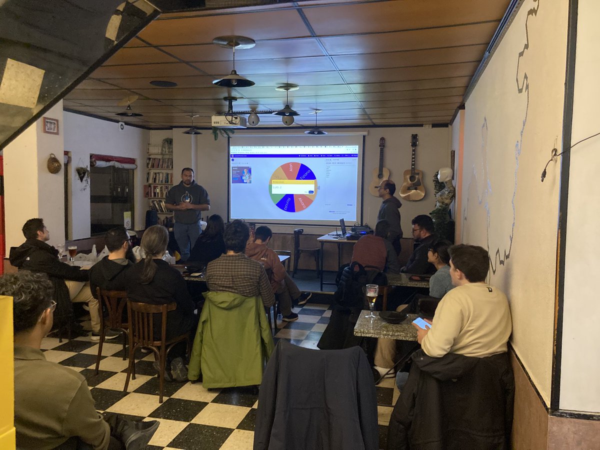 pythoncoruna's tweet image. Ayer disfrutamos de una charla increíble de Erie sobre PySpark.
Además, gracias a @CodelyTV, sorteamos una licencia entre los asistentes, ¡y el ganador fue Luis! 🏆
👏 ¡Gracias por hacerlo posible, comunidad! #PythonCoruña #Codely #Tech