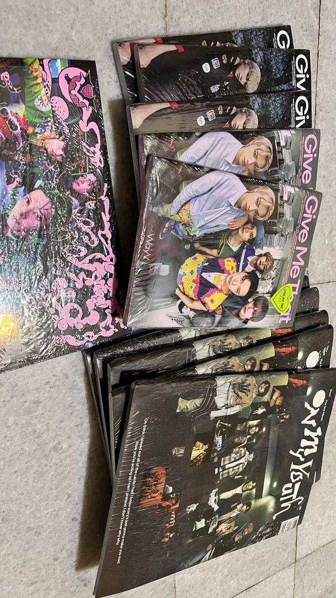 Hi buat WayZenNi yang datang ke Fyne hari ini ada kesempatan untuk menangin album gratis ya! See you there~