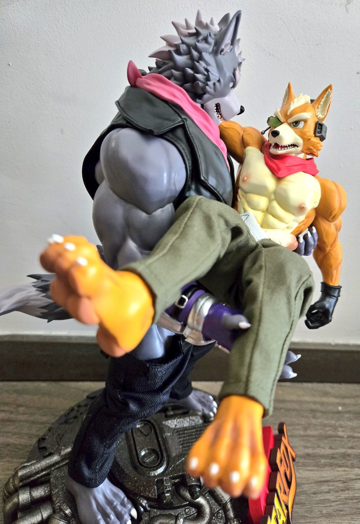 ReisHusky tweet media