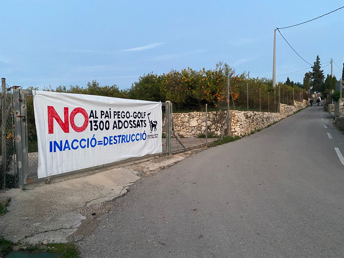 👉Hui és la festa del Porrat a Pego. Entre d'altres llocs, es realitza just on es vol fer el PAI Pego-Golf.