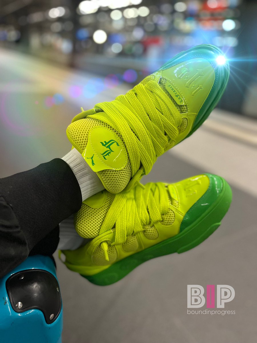 For those who asked about the new puma LaFrancé sneaker 😋💚Have a closer look. #boundinprogress #berlin #bondage #sebastiangarter #puma #pumalafrance