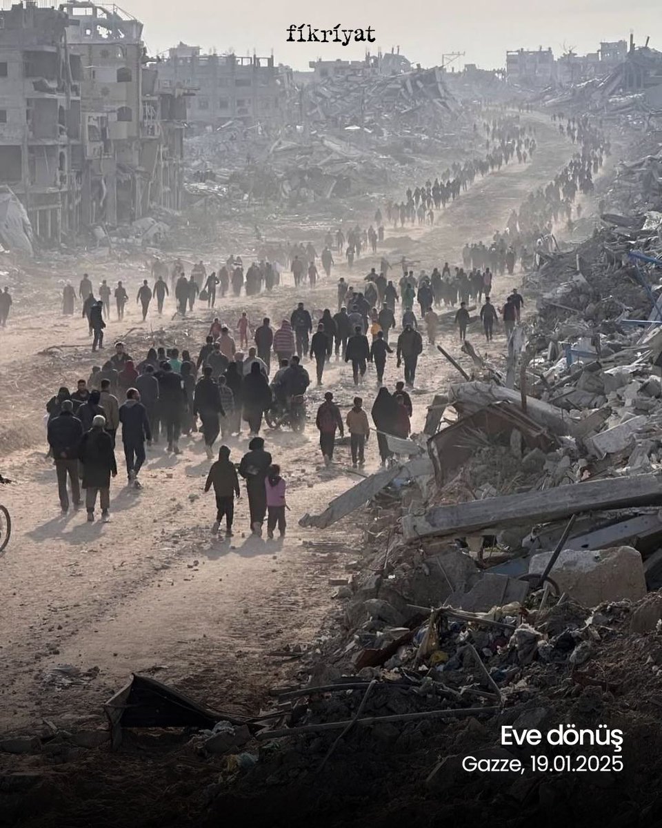 fikriyatcom's tweet photo. Eve dönüş

Gazze, 19.01.2025

Gazze'de ateşkesin yürürlüğe girmesiyle birlikte Filistinliler evlerine dönmeye devam ediyor. https://t.co/gChZDjfjed