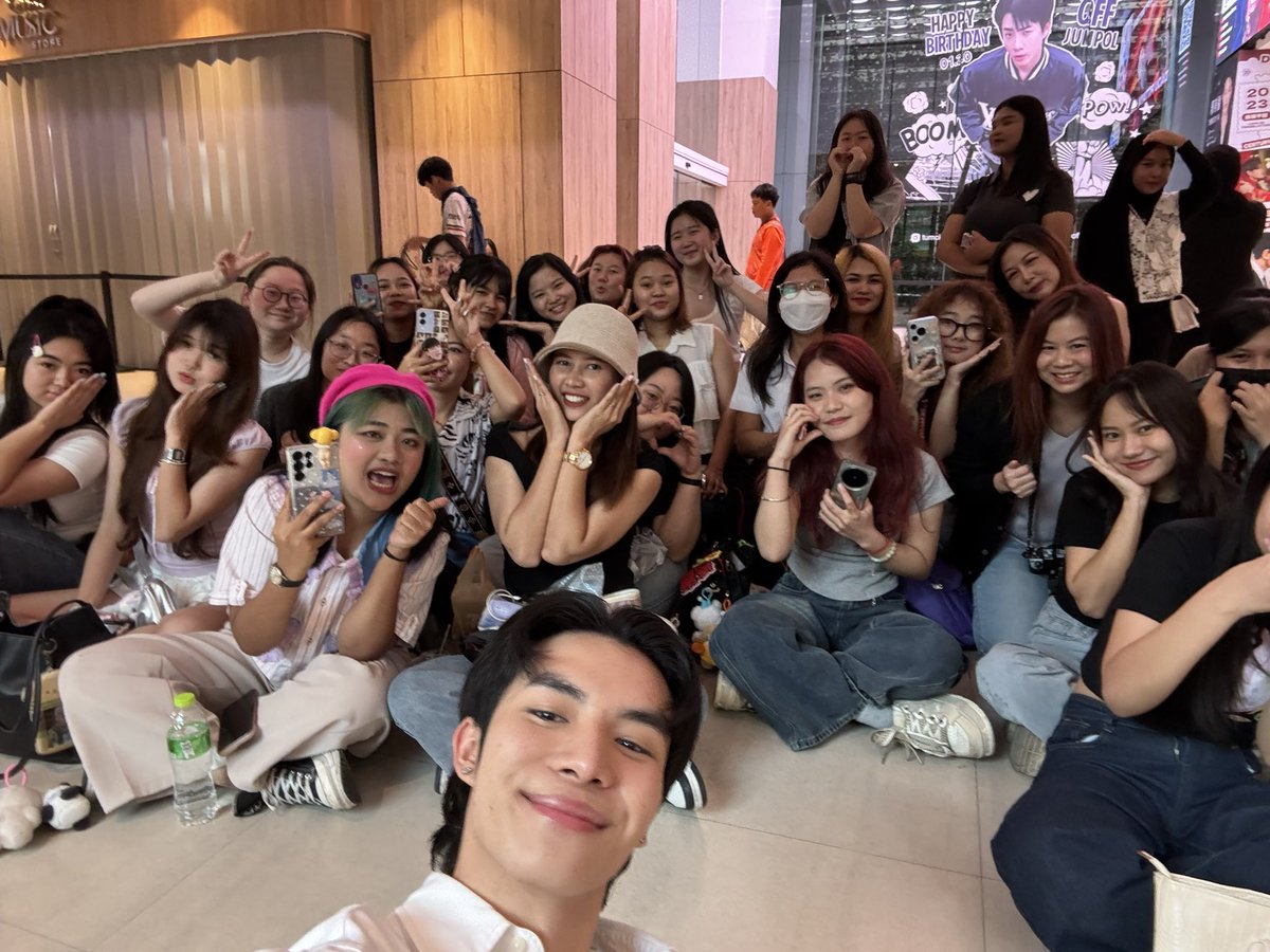 tangtonjp's tweet photo. ขอบคุณทุกคนที่มาหาต้นวันนี้นะครับ
Thank you everyone for coming today
Love you all💙
#tangton21stbirthday https://t.co/8a6oig9ien