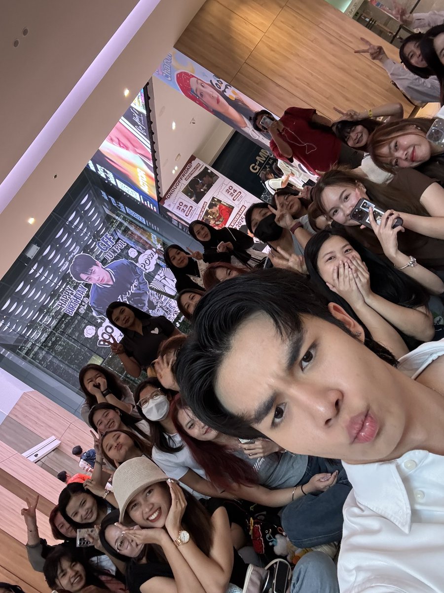 tangtonjp's tweet photo. ขอบคุณทุกคนที่มาหาต้นวันนี้นะครับ
Thank you everyone for coming today
Love you all💙
#tangton21stbirthday https://t.co/8a6oig9ien