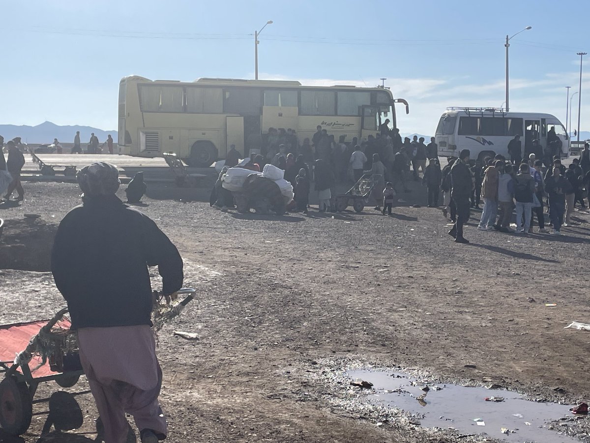 Today more than 3000 deported Afghans had to cross back from Iran here at Islam Qala border crossing. NRC and others provide relief and counseling at the border. But most told me they have nothing to return to and start from scratch in a country where 22 million already need aid.