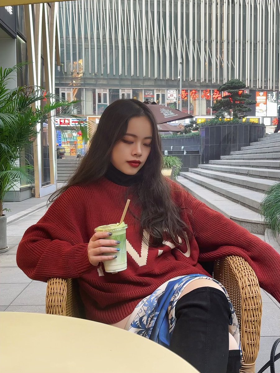 TAOmo0502's tweet photo. Cool style girls also want to wear #wasu 

🔴🔴 Wear wasu and trofi on weekends
@peatwasu @fort_fts 
happy Chinese new year

#PeatWasu #FortFTS #CaptainPeat #ComeFortZon https://t.co/WLQuVrbiGA