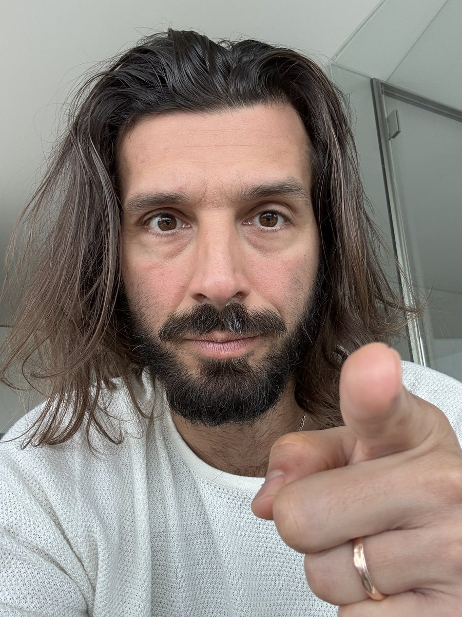 Cyrus_Fazel's tweet image. 1.“Is it over?”
Not at all. A new phase begins tomorrow as retail FOMO kicks in. It could be an incredible day—or a tough one. Stay ready!
2.Celebrity Tokens Are the Future
I’ve said it before—celebrity tokens will change the world. More are coming soon!
3.Trump Picks Solana…