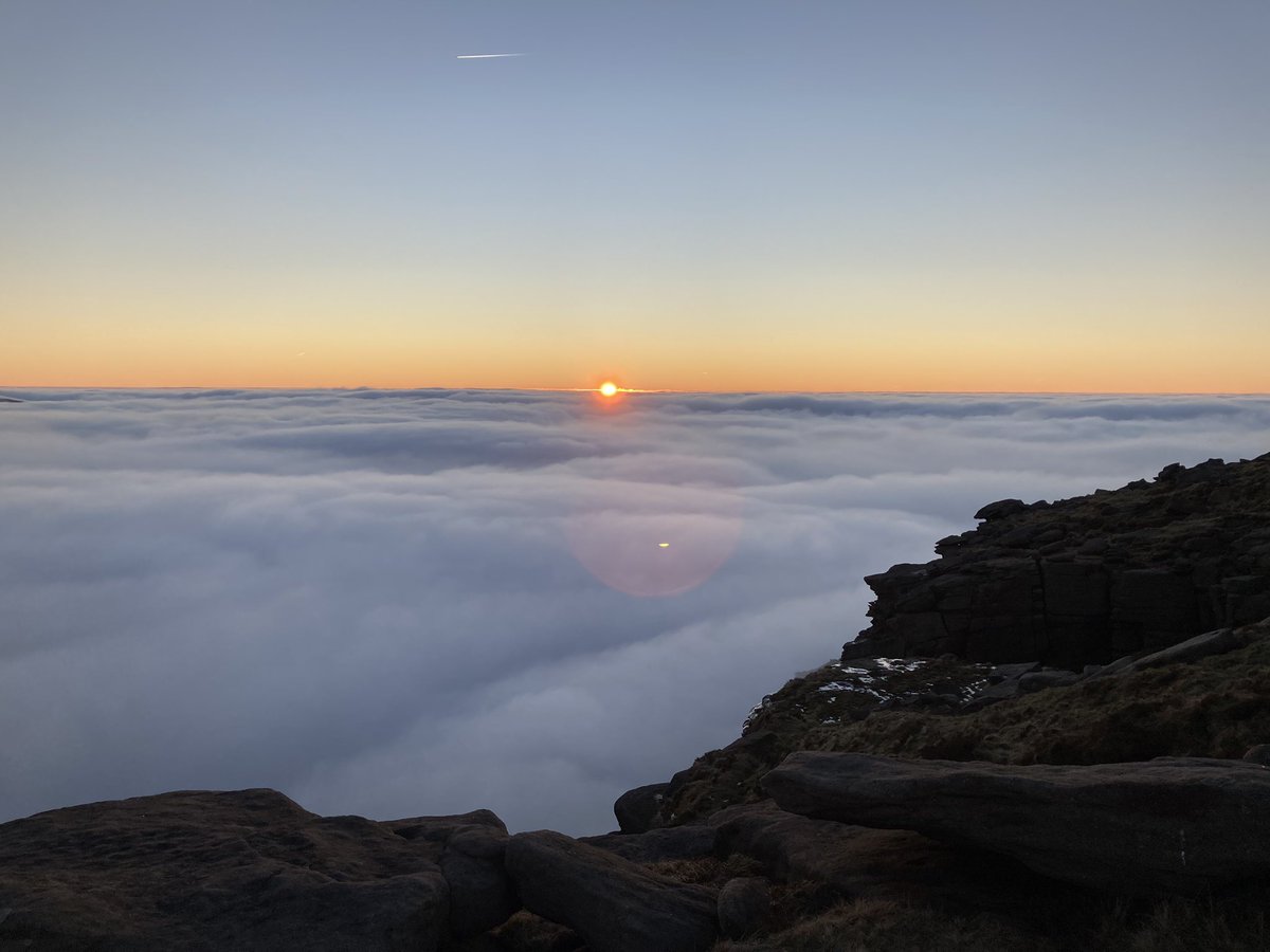 KurtMcBain's tweet image. Cloud inversion at Kinder Scout from yesterday. 😍 #CloudInversion #PeakDistrict #KinderScout