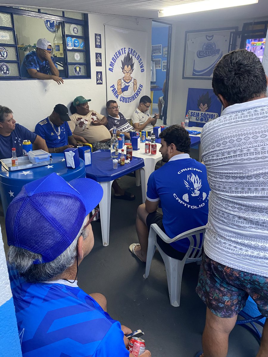 CrucapCapitolio's tweet photo. Dia de Clássico, to na Sede !
#cruzeiro #redutos #crucap https://t.co/HbcfPgWIwX