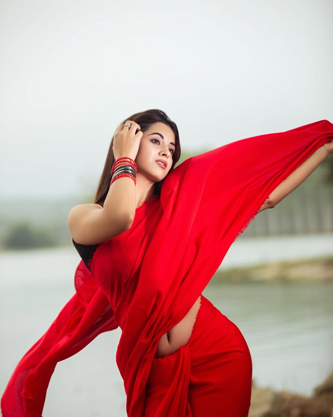 GhpdELubsAAweTl?format=jpg&name=large