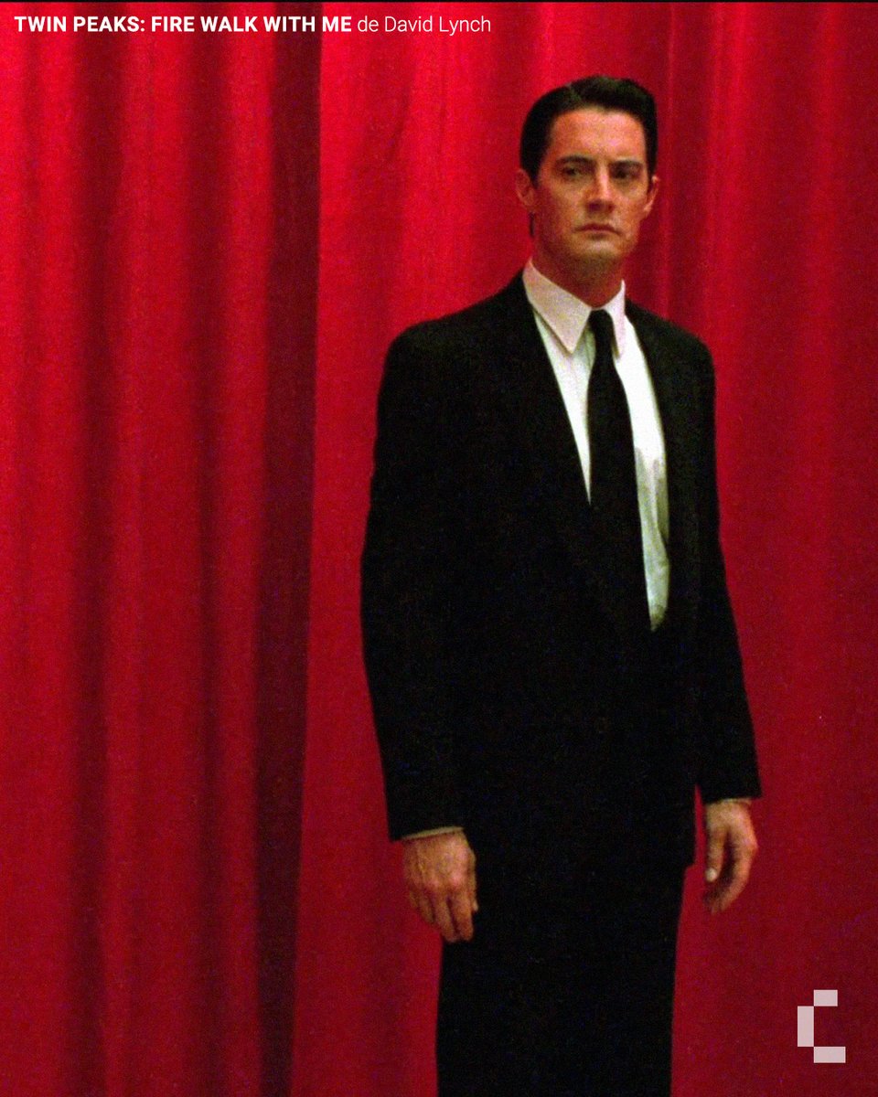 👑 Hommage à David Lynch

LaCinetek rend hommage à l’un des cinéastes indépendants les plus influents de son époque, David Lynch, disparu le 16 janvier.

Le prince du bizarre signe des films au caractère psychologique dérangeant et à l'atmosphère troublante. Son cinéma a fait