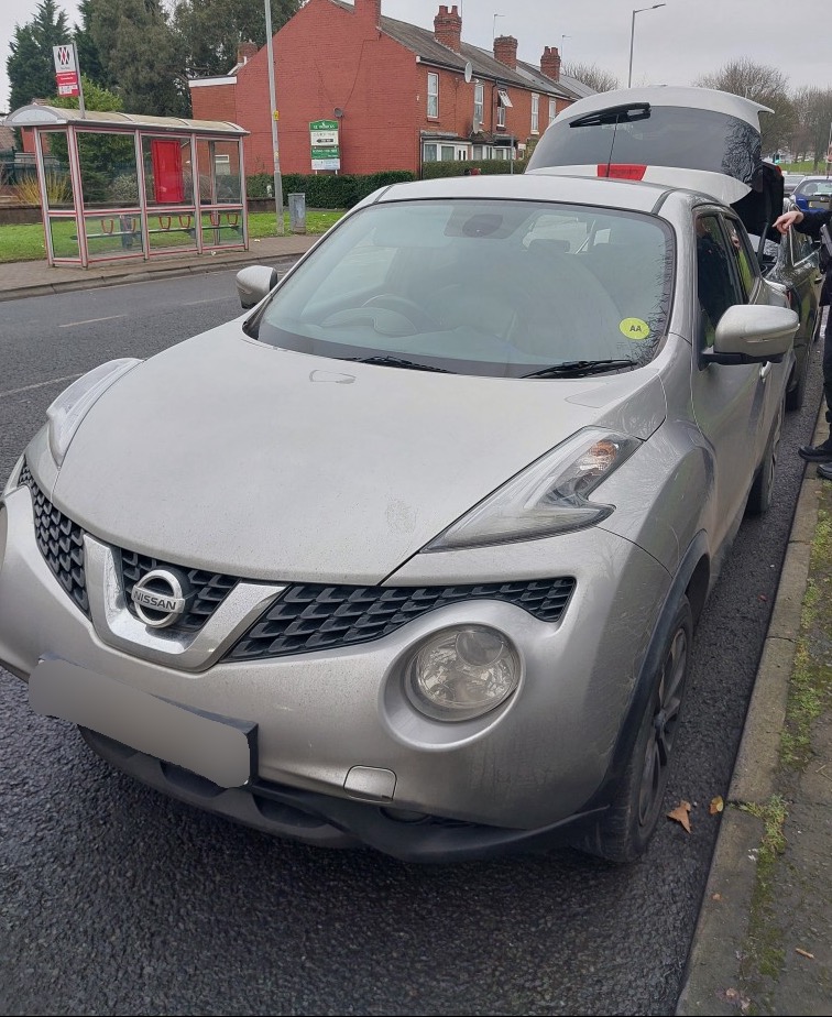 #RoadCrimeTeam officers saw this cloned &amp; stolen car in Wolverhampton. It was observed with the help of @npasmidlands as the driver exited with a very young child(!) before we stopped him plus he was already disqualified from driving so was arrested &amp; the child was safeguarded.