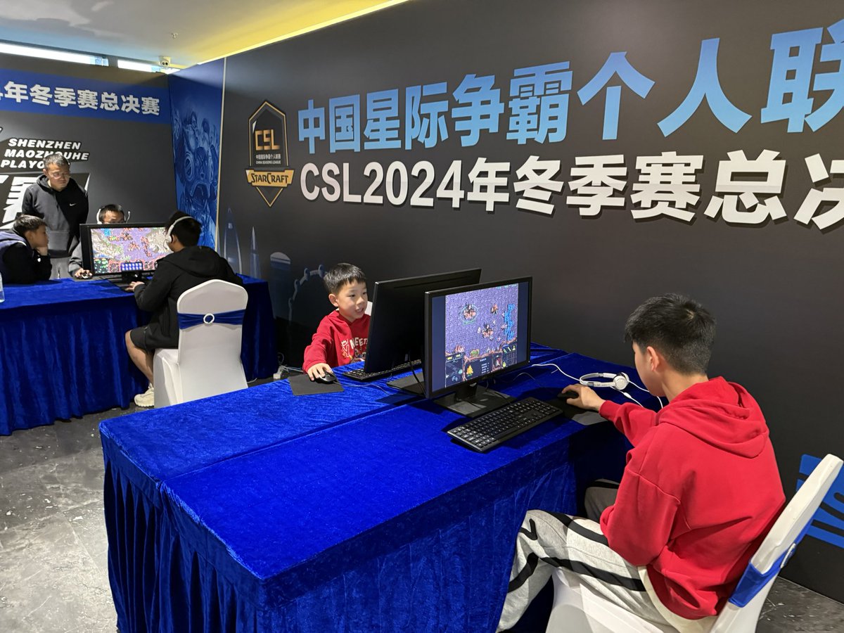 studyro's tweet image. 难得看到 10 后的小朋友在打星际1