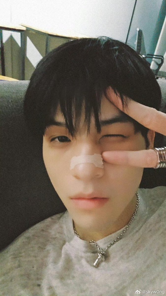 imminine's tweet photo. มีคนแอบมาอัพเว่ยป๋อหนิ 🫳🏻 https://t.co/uREFXfhyk0