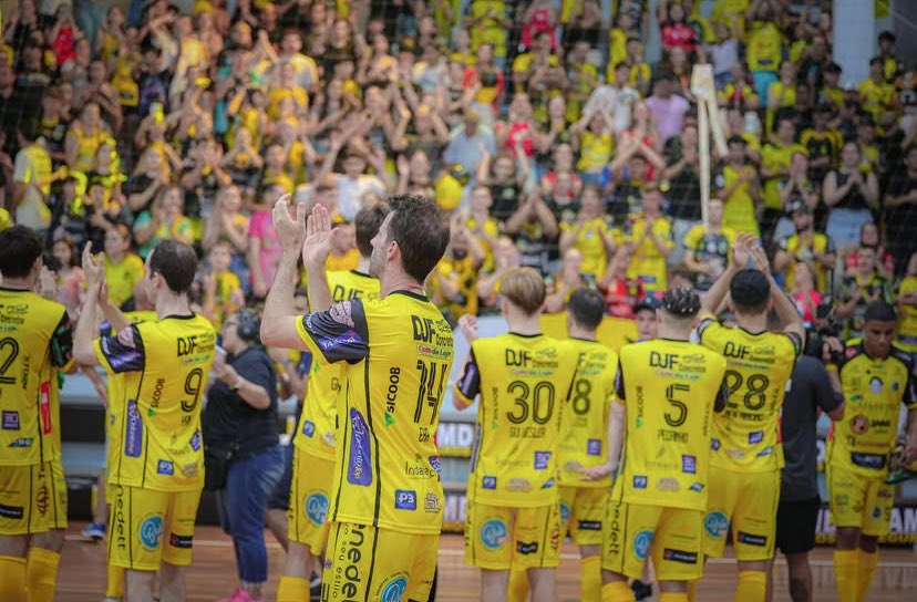 CachorroesF's tweet photo. Vitória na estréia! 
Cachorrões 7 x 2 Treze tílias https://t.co/qXP0TWiGxG