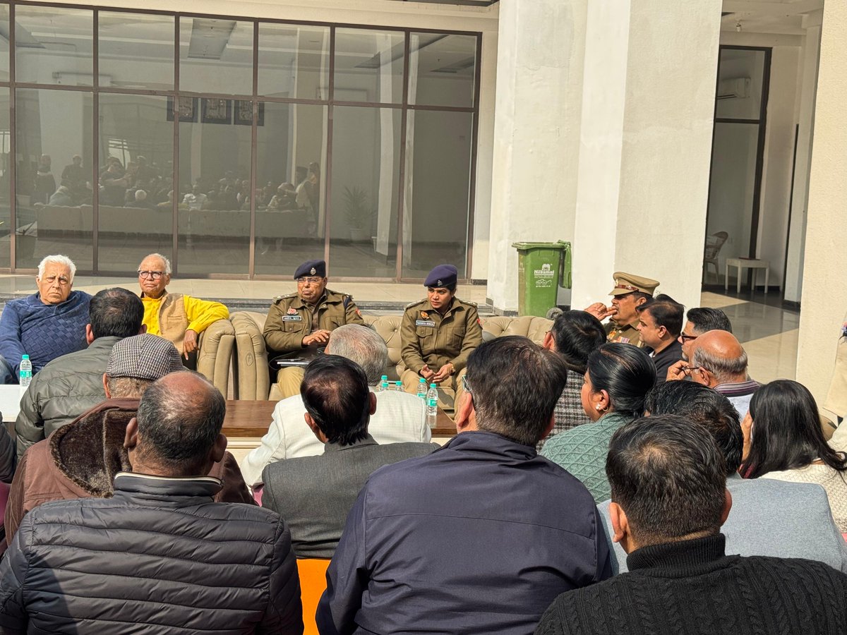 POLICE COMMISSIONERATE GAUTAM BUDDH NAGAR (@noidapolice) on Twitter photo .<a href="/CP_Noida/">CP Noida</a> рдХреЗ рдирд┐рд░реНрджреЗрд╢рд╛рдиреБрд╕рд╛рд░ ADCP рдЧреНрд░реЗрдЯрд░ рдиреЛрдПрдбрд╛ рджреНрд╡рд╛рд░рд╛ <a href="/ACP2GN/">ACP 2 GR.NOIDA</a> рдХреЗ рд╕рд╛рде рдерд╛рдирд╛ рджрд╛рджрд░реА рдХреНрд╖реЗрддреНрд░рд╛рдиреНрддрд░реНрдЧрдд RWA рдХреЗ рдкрджрд╛рдзрд┐рдХрд╛рд░реА рдПрд╡рдВ рд╕рджрд╕реНрдпреЛрдВ рдХреА рдЧреЛрд╖реНрдареА рдЖрдпреЛрдЬрд┐рдд рдХрд░ рдЙрдирдХреА рд╕рдорд╕реНрдпрд╛рдУрдВ рдХреЛ рд╕реБрдирд╛ рдЧрдпрд╛ рддрдерд╛ рдЙрдирдХреЗ рддреНрд╡рд░рд┐рдд рдПрд╡рдВ рдЧреБрдгрд╡рддреНрддрд╛рдкреВрд░реНрдг рдирд┐рд╕реНрддрд╛рд░рдг рд╣реЗрддреБ рд╕рдВрдмрдВрдзрд┐рдд рдХреЛ рдЖрд╡рд╢реНрдпрдХ рджрд┐рд╢рд╛-рдирд┐рд░реНрджреЗрд╢ рджрд┐рдП рдЧрдП l .<a href="/CP_Noida/">CP Noida</a> рдХреЗ рдирд┐рд░реНрджреЗрд╢рд╛рдиреБрд╕рд╛рд░ ADCP рдЧреНрд░реЗрдЯрд░ рдиреЛрдПрдбрд╛ рджреНрд╡рд╛рд░рд╛ <a href="/ACP2GN/">ACP 2 GR.NOIDA</a> рдХреЗ рд╕рд╛рде рдерд╛рдирд╛ рджрд╛рджрд░реА рдХреНрд╖реЗрддреНрд░рд╛рдиреНрддрд░реНрдЧрдд RWA рдХреЗ рдкрджрд╛рдзрд┐рдХрд╛рд░реА рдПрд╡рдВ рд╕рджрд╕реНрдпреЛрдВ рдХреА рдЧреЛрд╖реНрдареА рдЖрдпреЛрдЬрд┐рдд рдХрд░ рдЙрдирдХреА рд╕рдорд╕реНрдпрд╛рдУрдВ рдХреЛ рд╕реБрдирд╛ рдЧрдпрд╛ рддрдерд╛ рдЙрдирдХреЗ рддреНрд╡рд░рд┐рдд рдПрд╡рдВ рдЧреБрдгрд╡рддреНрддрд╛рдкреВрд░реНрдг рдирд┐рд╕реНрддрд╛рд░рдг рд╣реЗрддреБ рд╕рдВрдмрдВрдзрд┐рдд рдХреЛ рдЖрд╡рд╢реНрдпрдХ рджрд┐рд╢рд╛-рдирд┐рд░реНрджреЗрд╢ рджрд┐рдП рдЧрдП l