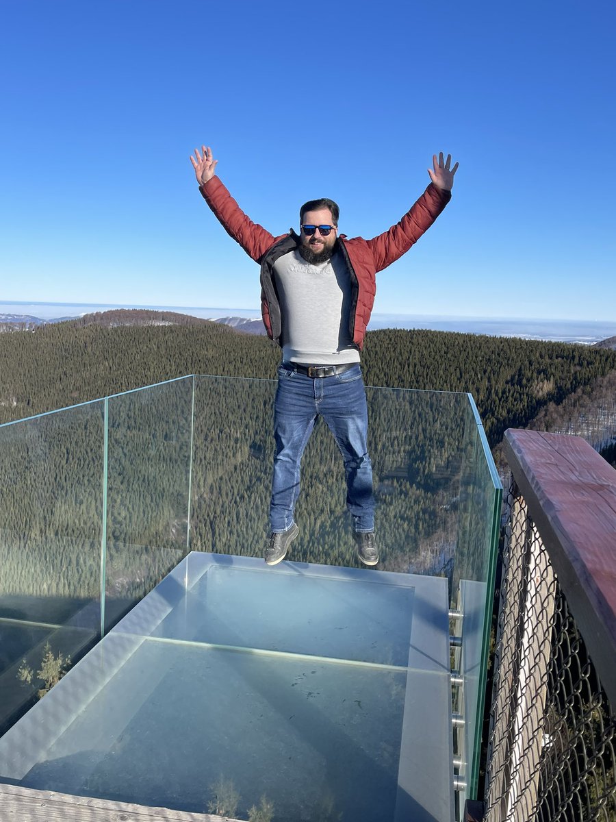 Oubelicky's tweet photo. Sky walk = sky jump 😂
#pustevny https://t.co/2LI76guQKb