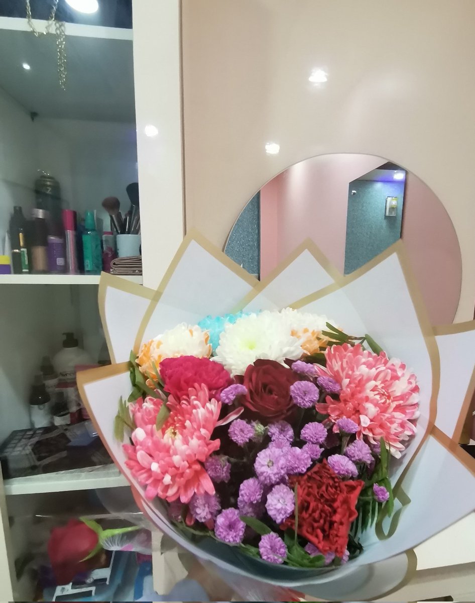 Photo नराम्रो हो😂 flowers चै राम्रो छ😉