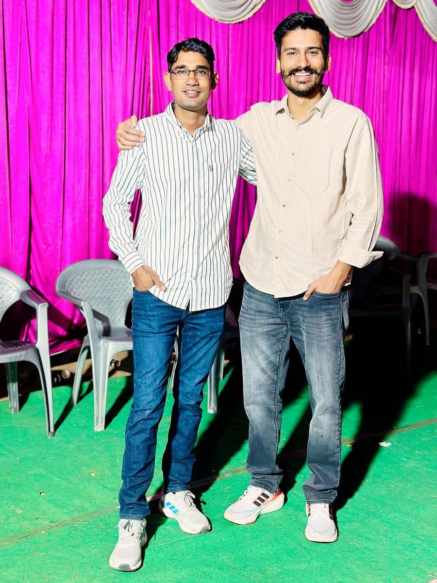 दिल के सबसे करीब, शांत स्वभाव के धनी मेरे प्रिय भाई संजय चौधरी  को जन्मदिन की बहुत बहुत बधाई और शुभकामनाएँ , वीर तेजाजी महाराज का आशीर्वाद सदैव बना रहे