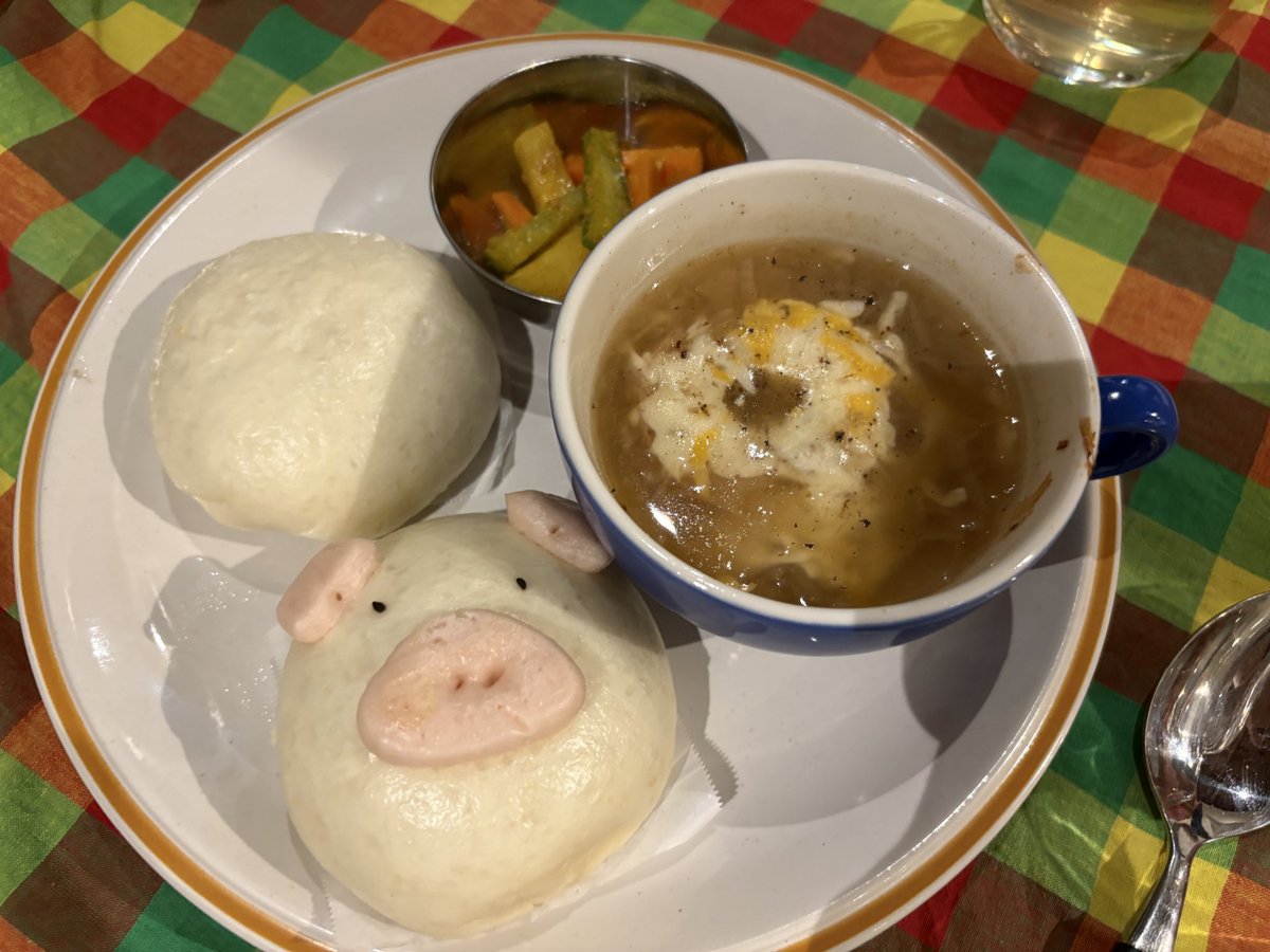rikaiakir's tweet photo. #GREENBROWN さんの料理教室へGOGO！

タンドリーチキンマンと中華まん
車麩のオニグラスープ
3種野菜のアチャール

ほんっとに美味しい https://t.co/GEr2fPRIfX