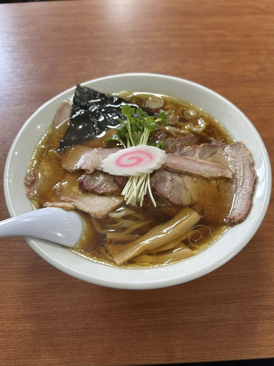 栃木県那須塩原市
手打中華　玲

チャーシュー麺

美味しく頂きました🍜