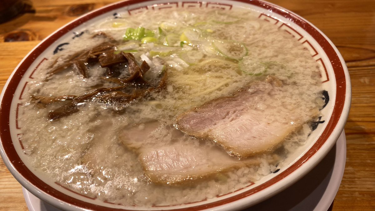 Wicked_4545's tweet photo. 運動（意味深）した後のラーメンが五臓六腑に染み渡る😊 https://t.co/PuzN4AeGXv