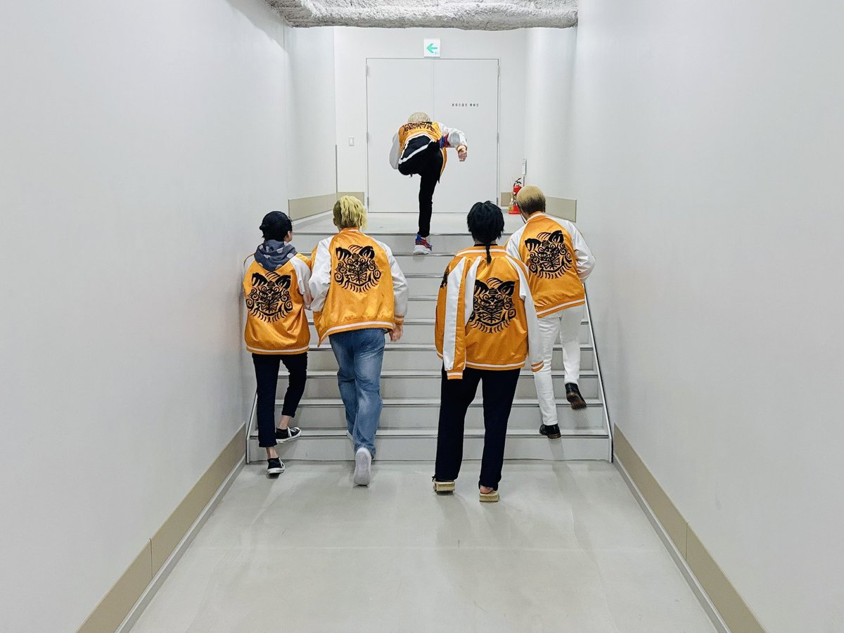 Y_chata_2's tweet photo. 舞台『WIND BREAKER』
ご来場、ご視聴誠にありがとうございました。

本当に。本当に幸せな日々でした。
関わった全ての皆様に感謝です。

ありがとうございました。

「おかえり。」

#舞台ウィンブレ https://t.co/J9tbF7jQIJ