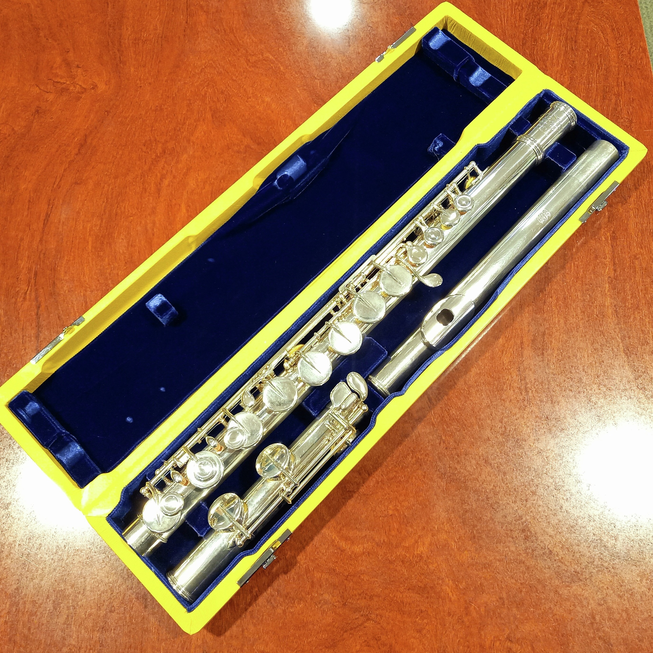 株式会社プリマ楽器 | 三響フルート | Alto Flutes Curved model