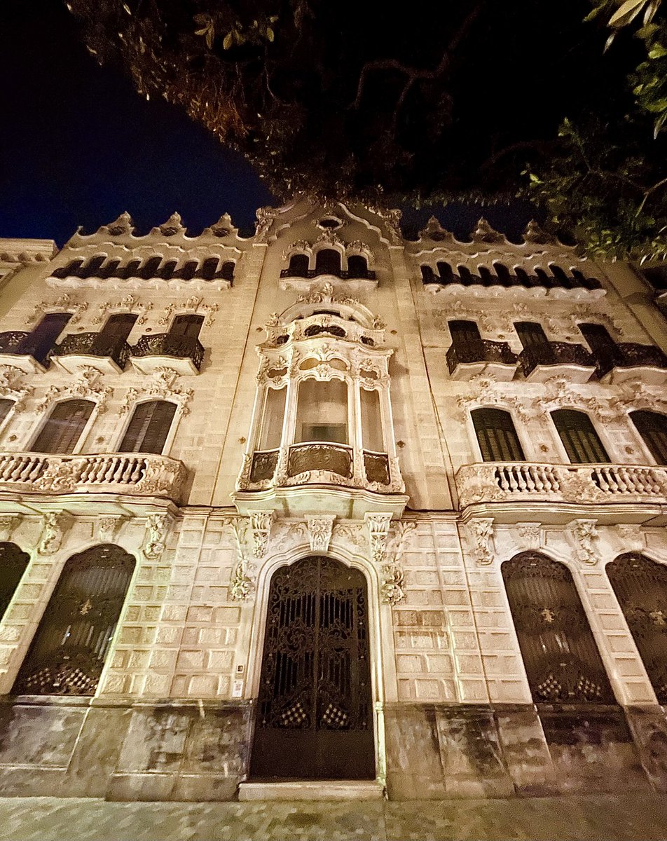La Casa Maestre fue un inmueble residencial de estilo modernista construido en la década de 1900. #Cartagena