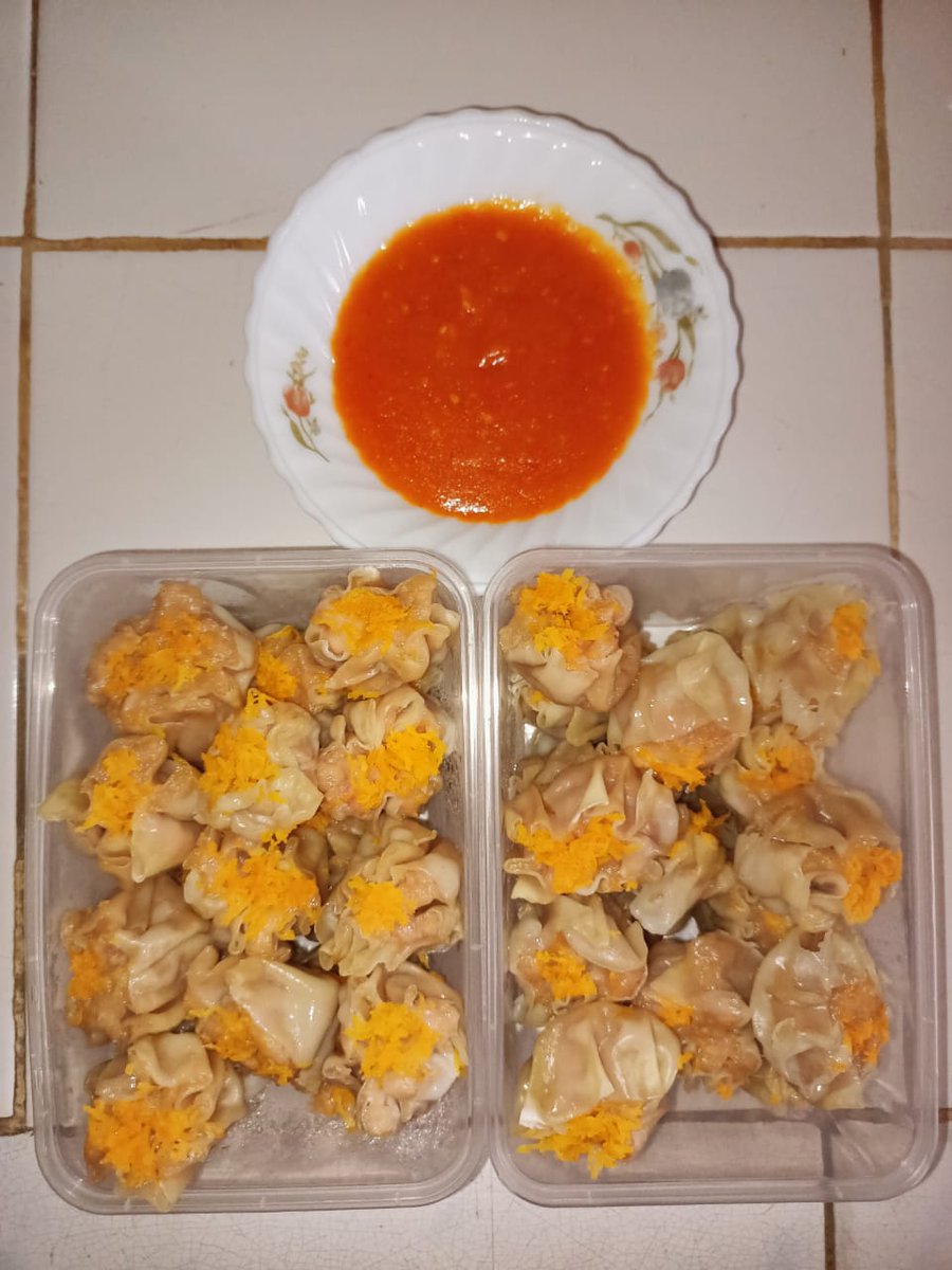penyuka_coklat's tweet photo. Pertama kali bikin dimsum ayam bareng ibu, dan alhamdulillah berhasil❤ #Dimsum #DimsumAyam https://t.co/h8tz9ouYra