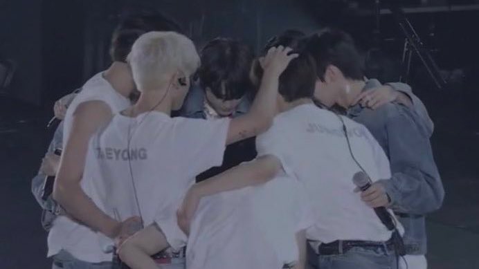 neozzoen's tweet photo. My 127squad 127family 127home 🏠🤍 https://t.co/WPJBMb2zzo
