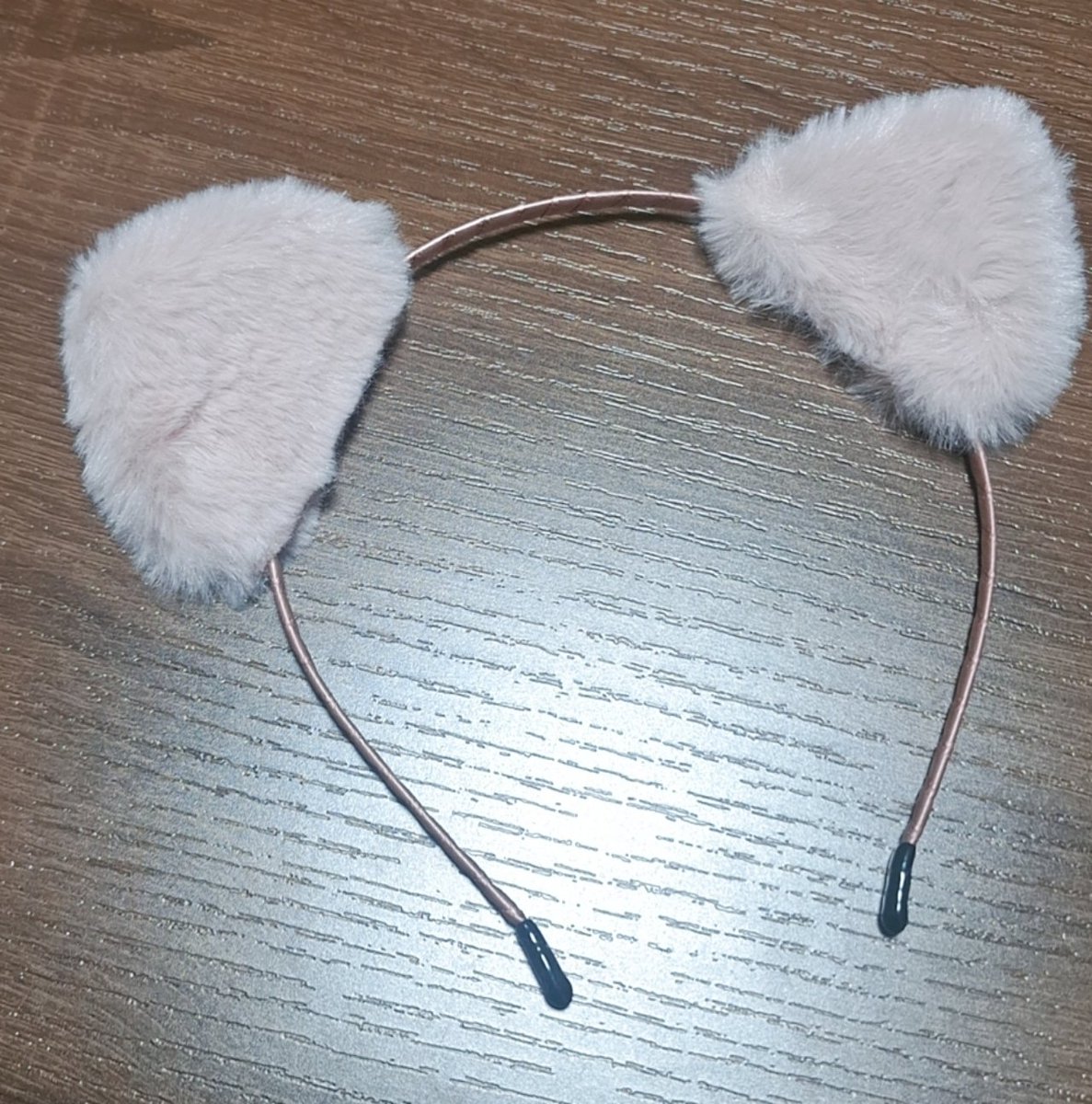 誕生日プレゼント
って 100均で⬇買ってきやがった人間が一匹いたんですが

つあちゃんがこれ装着して
その辺のドラックストア歩いたら

あらﾋﾞｯｸﾘ
ドラックストアが
夢の国に早変わり🤎

って解釈で良き?