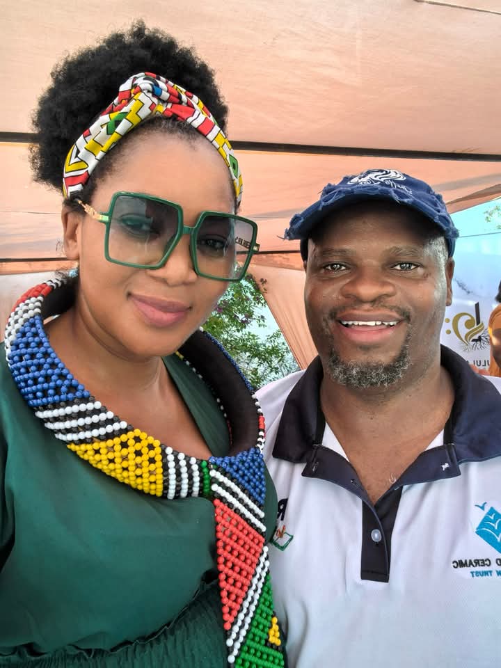 TTshidy's tweet photo. I Met this legendary @branco_nkambule  the knowledge he has for Ndebele culture it's out of this world 👏🏼📻 #10yearsofAlineVolo https://t.co/knZGKox9yB
