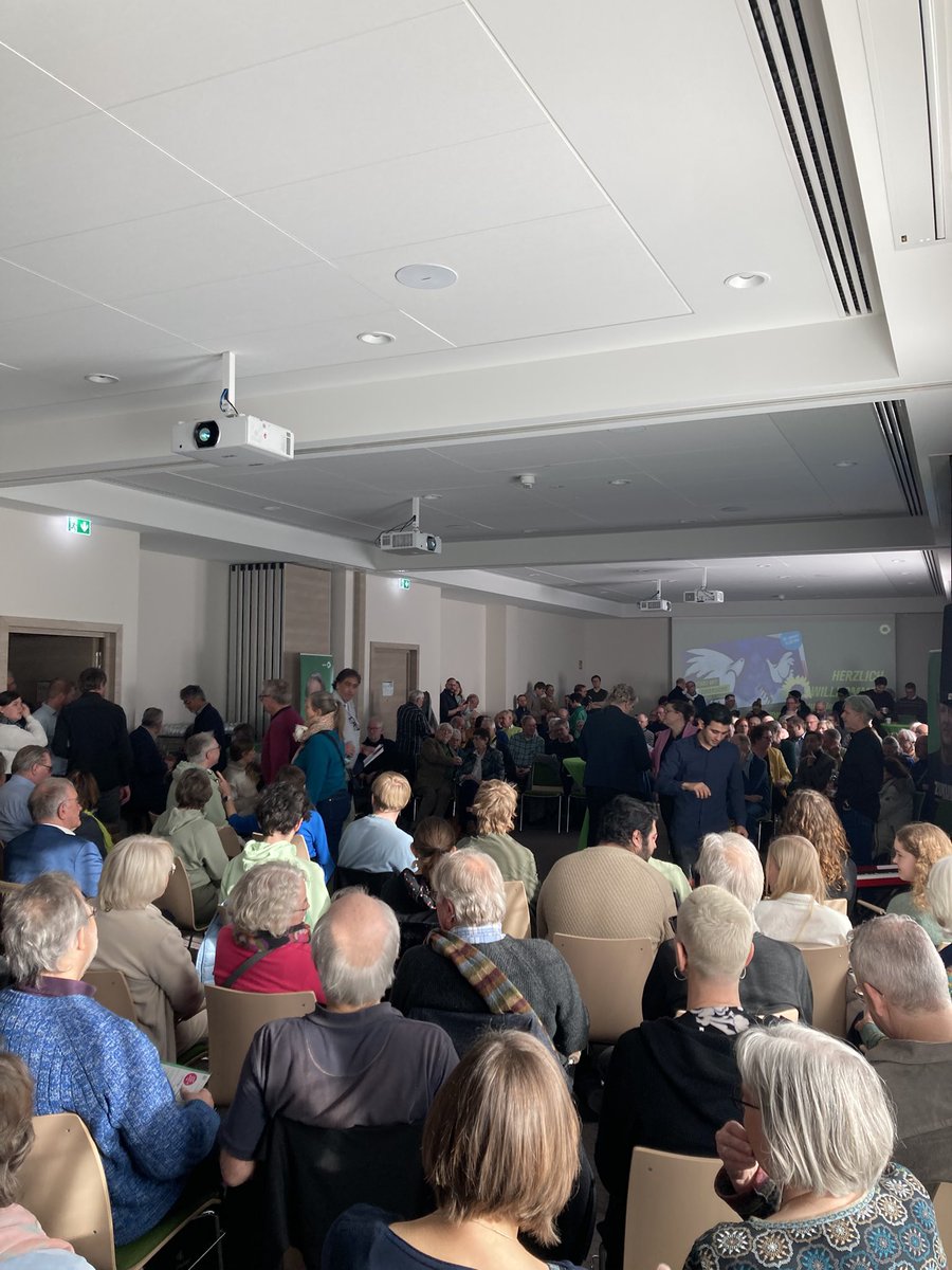 Inspirierender Neujahrsempfang von <a href="/GruenePB/">Grüne Paderborn</a> mit @Tim_Acht als Hauptredner. Noch nie waren wir so viele und der Wille Politik zu gestalten ist greifbar.