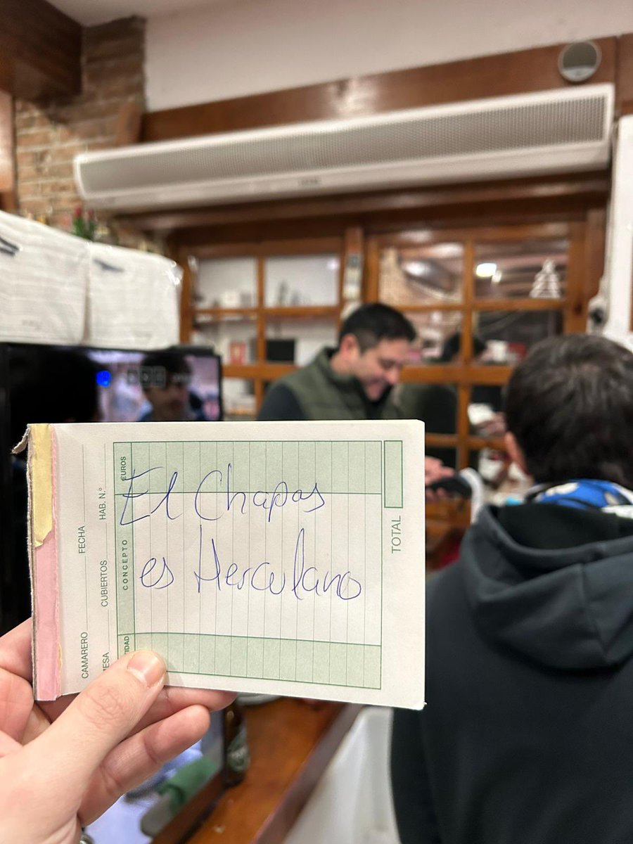 Real Murcia - Hércules CF - 18/01/2025

Pese a la derrota de los nuestros, orgullosos del desplazamiento de la afición. Defender nuestros colores es nuestra pasión. TODOS TEMEN SU CORAJE 🔵⚪️⚒️⚒️